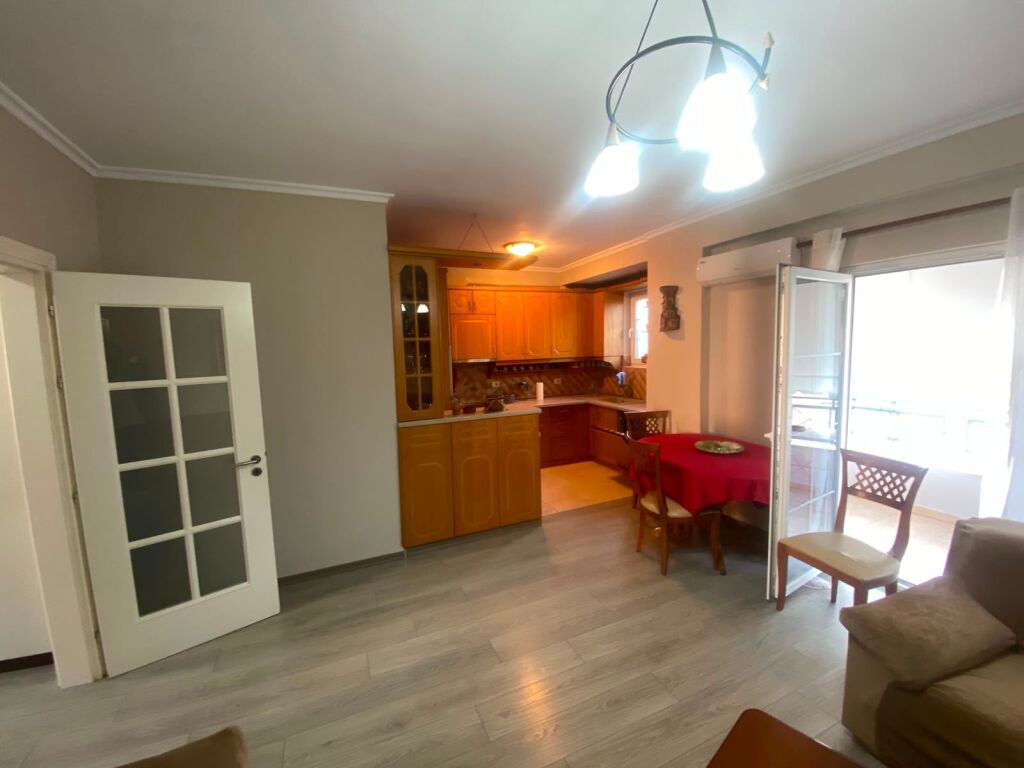 Apartment 2+1 for rent at Barricades Street