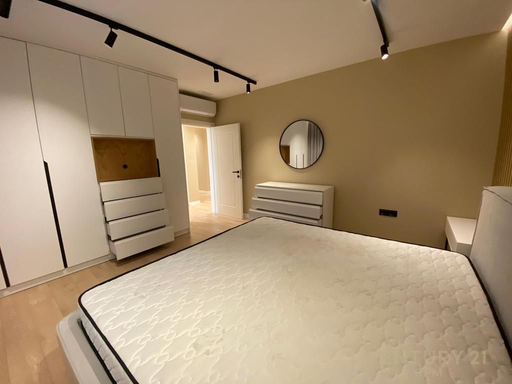 NE RRUGEN E KOSOVAREVE JAPIM ME QIRA APARTAMENT LUKSOZ 2+1