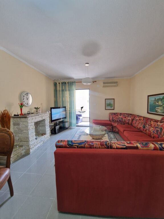 APARTAMENT ME QERA 2+1+2 RRUGA E KOSOVAREVE 90.000 LEKE FH-85666