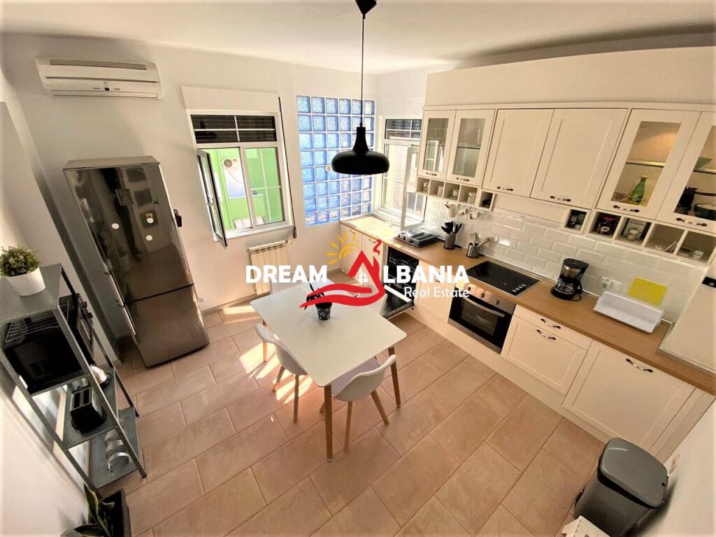 Three bedroom apartments for rent in Bllok, near Juvenilja in Tirana (ID 4231203)