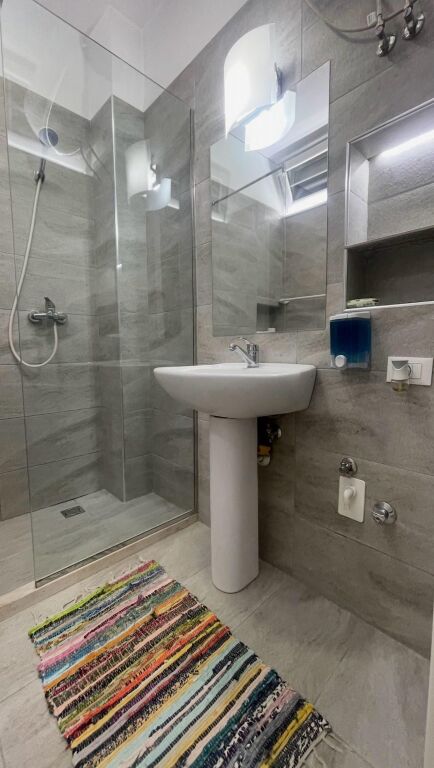 Qera | Apartament 1 + 1 | Komuna Parisit | 650 €/muaj