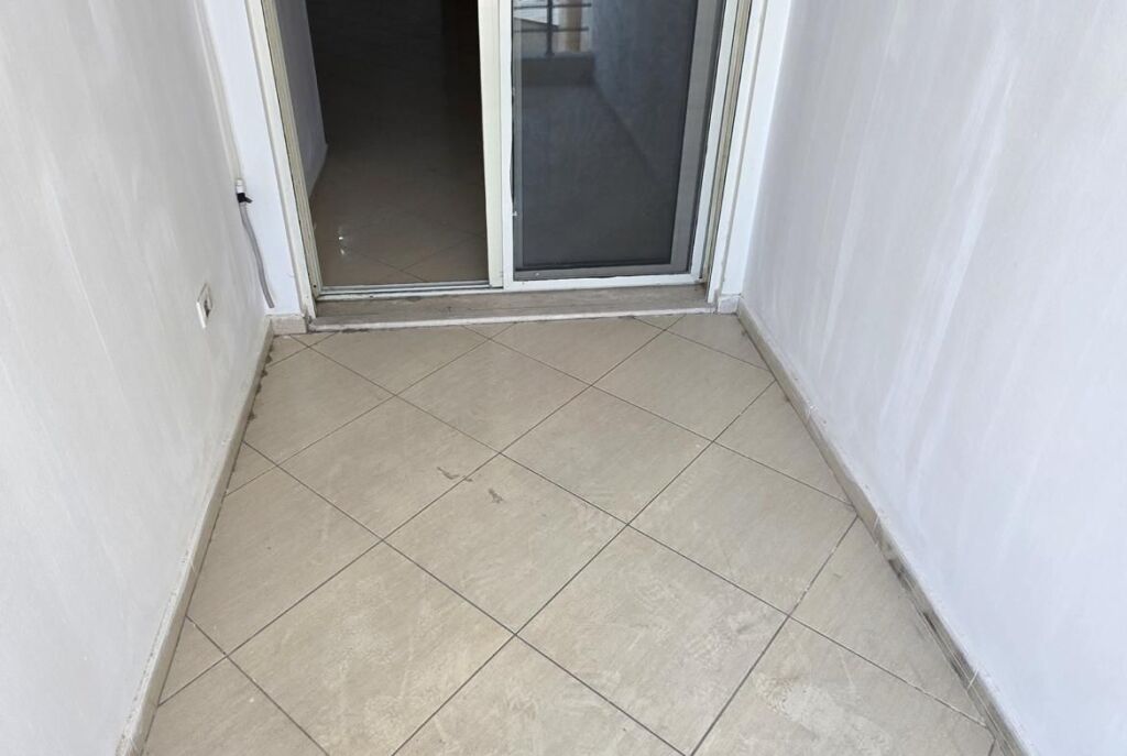 In Vlore, Near Bakaj Clinic, Apartment 1+1 For Sale With Lots of Light!