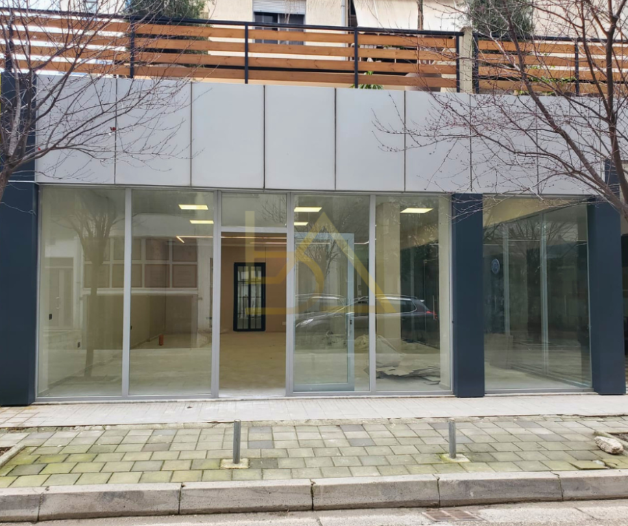 Ambient Biznesi për Shitje – Rruga Gjergj Arianiti, Vlorë