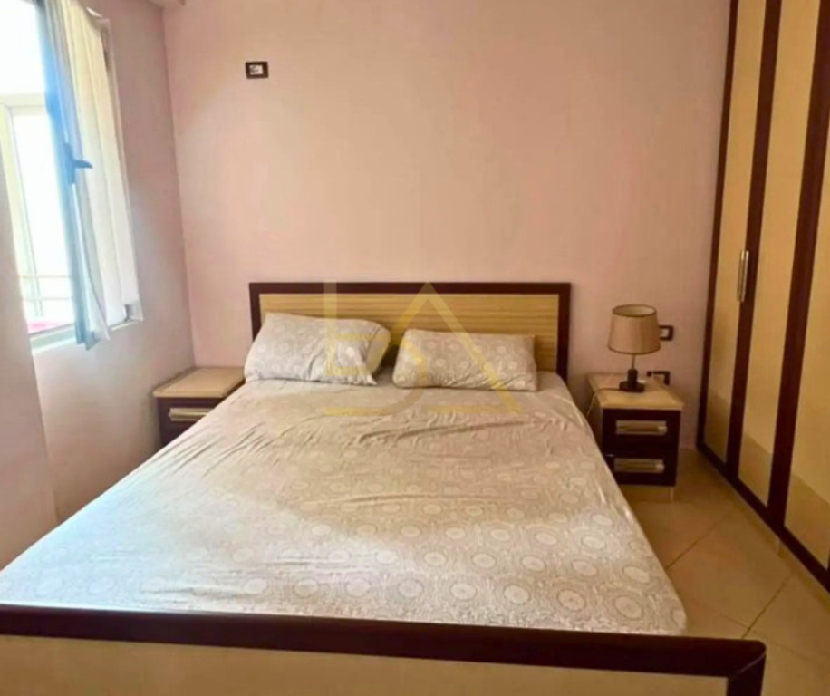 Apartament 1+1 i Mobiluar për Shitje – Fresku, Tiranë