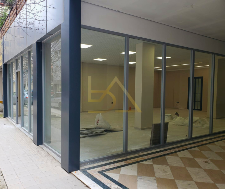 Ambient Biznesi për Shitje – Rruga Gjergj Arianiti, Vlorë