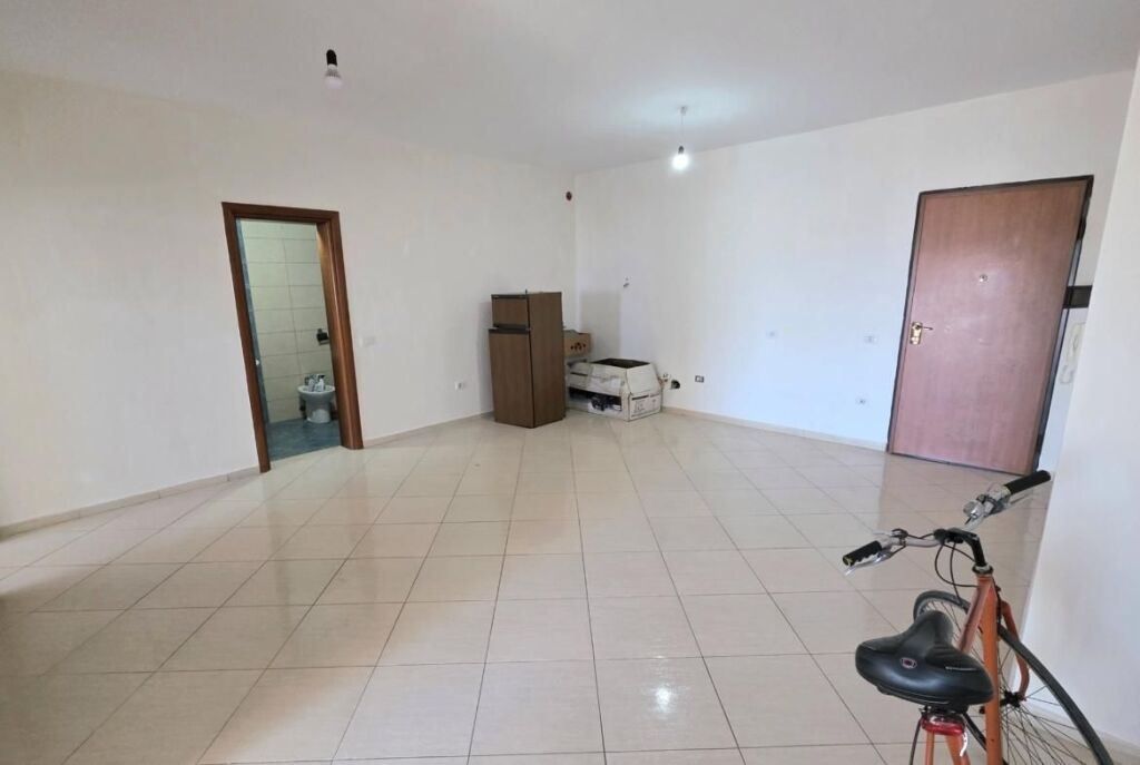 In Vlore, Near Bakaj Clinic, Apartment 1+1 For Sale With Lots of Light!