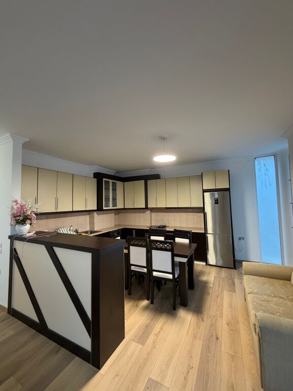 Apartament në shitje dhe me qira - Sarande