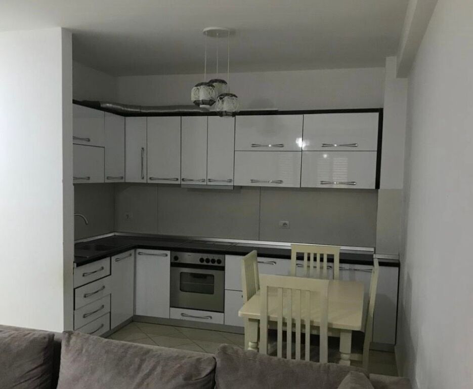 apartament 2+1 me qira ne Fresk.