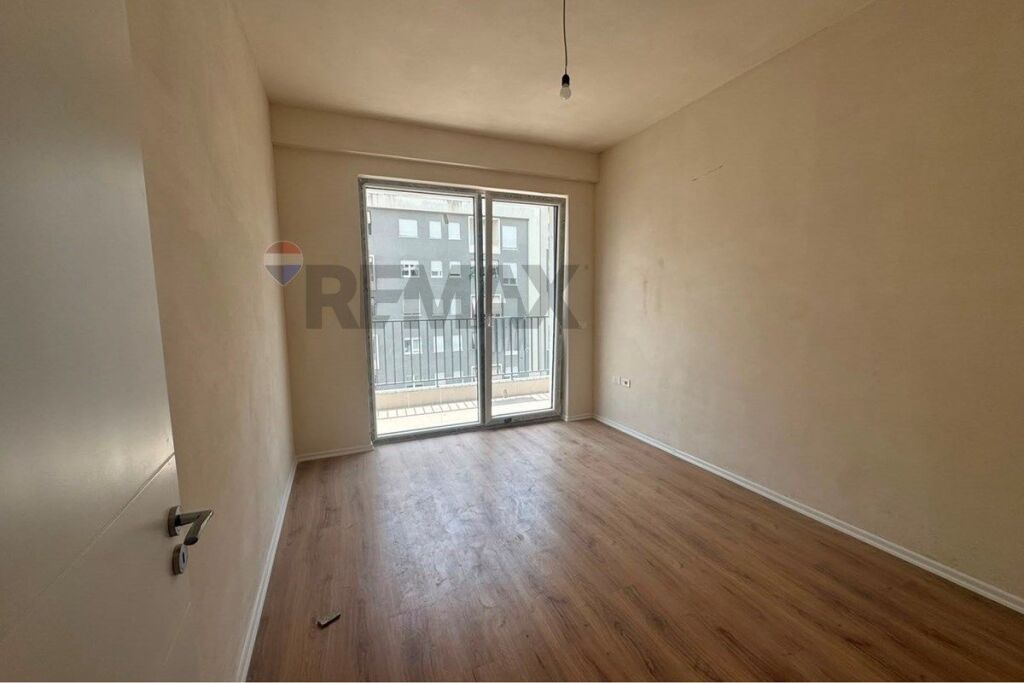 Apartament 3+1+2 ne shitje, Komuna e Parisit