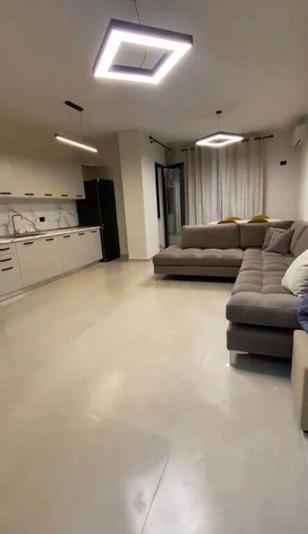 Affittasi super appartamento 2+1 vicino al sovrappasso del centro Kristal