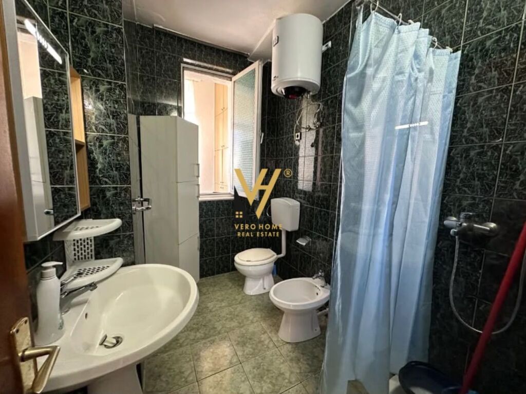 APPARTAMENTO 2+1+BLK IN AFFITTO VICINO A SHKOLLA E KUQE 600 EURO