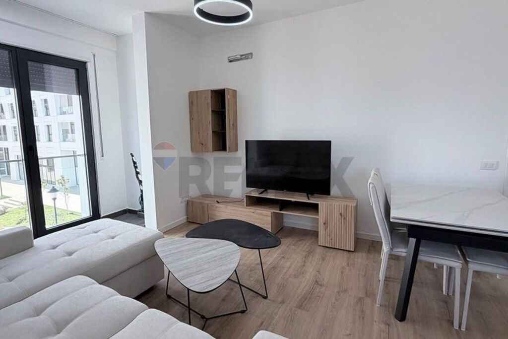 Jepet 1+1 për qira