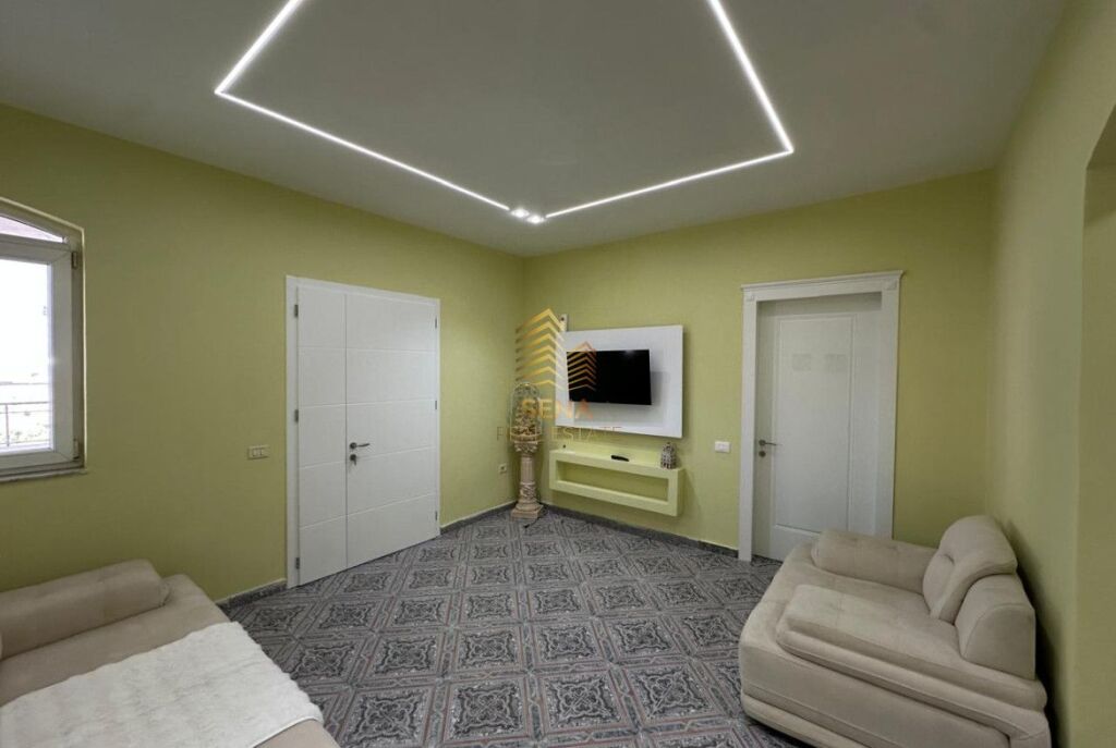 Qira, Hyrje Private, 3+1+Blk+Post Parkimi, Ish Sheshi Shqiponja, 75.000 Leke/muaj