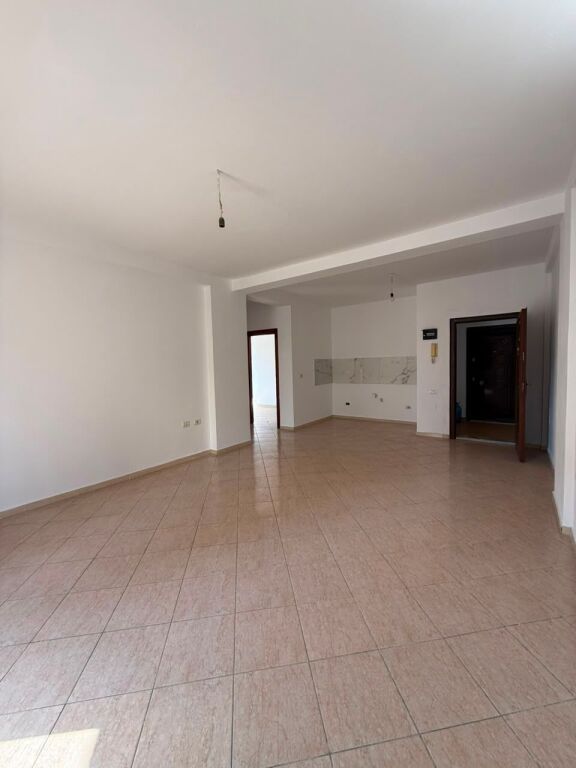 🏡 Shitet Apartament 2+1 , me 2 Poste parkimi, Plazh Teuta Durrës!