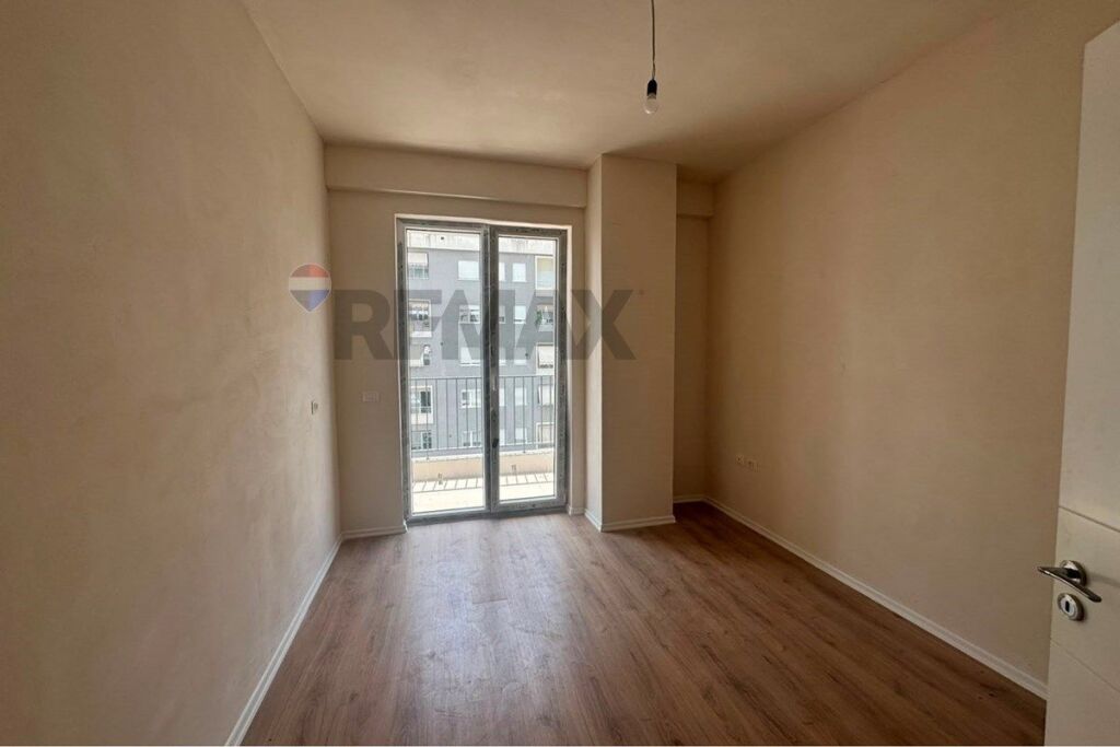 Apartament 3+1+2 ne shitje, Komuna e Parisit