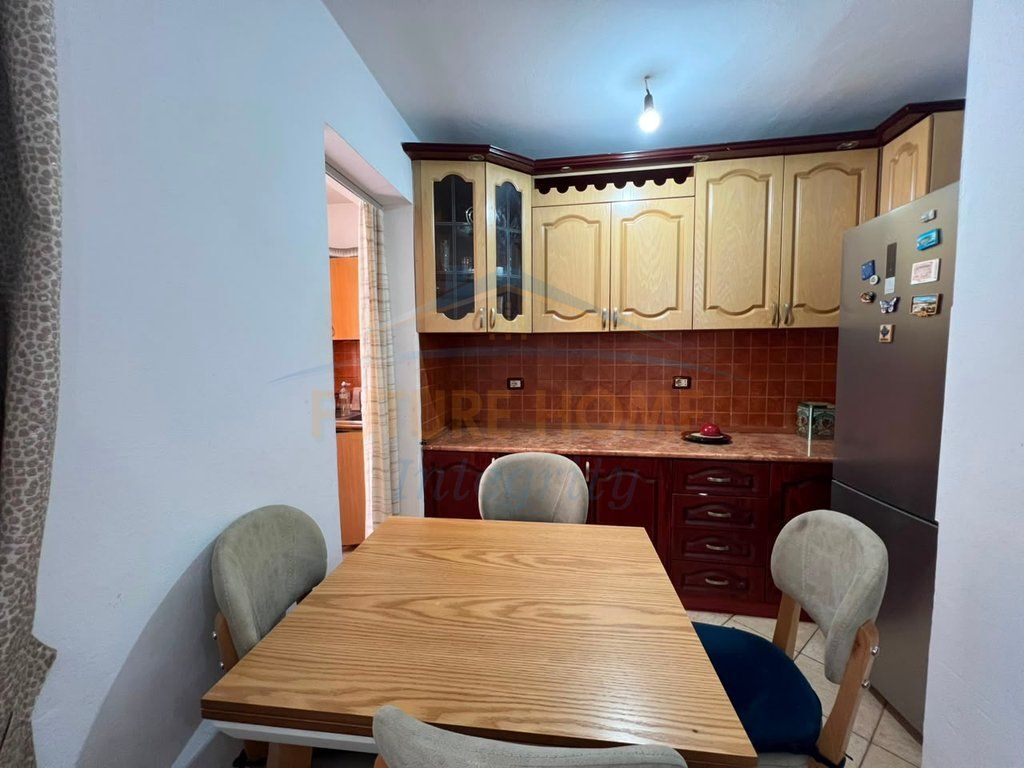 Qera, Apartament 2+1, Shkolla e Baletit, Tiranë. 500 €