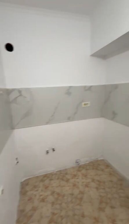 Negozio + monolocale in vendita in via Kavaja, dietro la Policlinica 9
