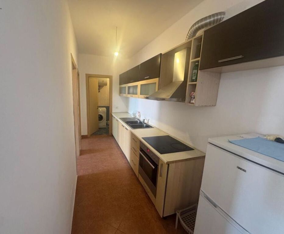 Apartment 2+1+garage for rent in Fresk