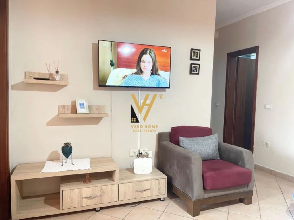 JEPET APARTAMENT 1+1+BLK ME QERA NE ISH BLLOK 650 EURO
