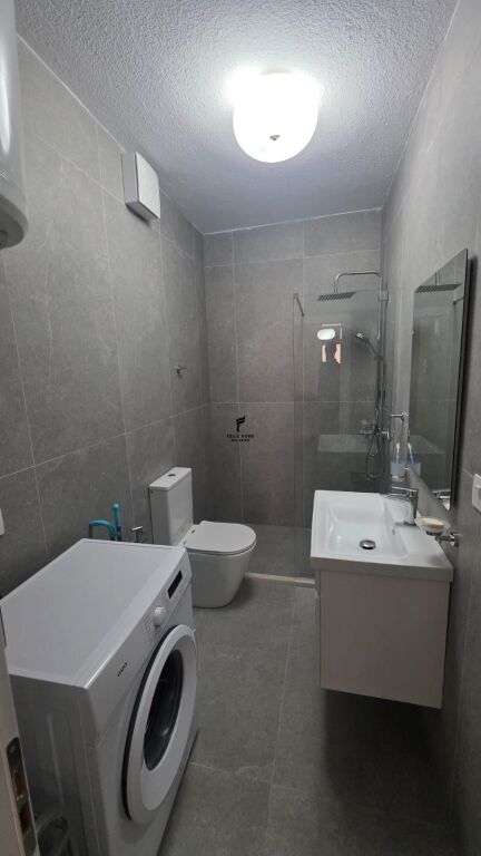 APARTAMENT ME QERA 2+1+2 RRUGA E KOSOVAREVE 90.000 LEKE FH-85666