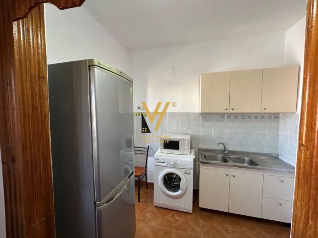 APPARTAMENTO 2+1+BLK IN AFFITTO VICINO A SHKOLLA E KUQE 600 EURO