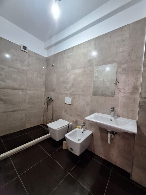 Apartament me qera 2+1+2+parking Grand Gallery