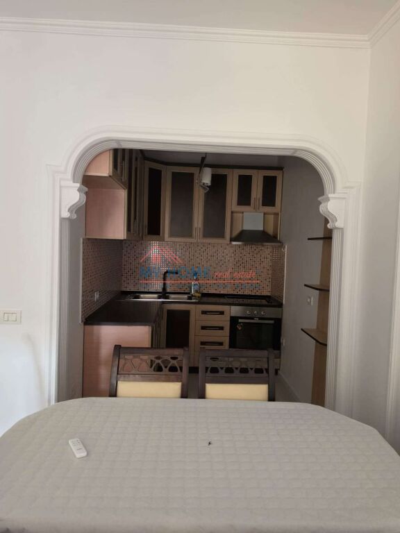 Apartament 2+1 me qera tek Rruga e Kavajes ne Tirane