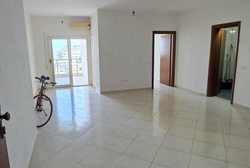 In Vlore, Near Bakaj Clinic, Apartment 1+1 For Sale With Lots of Light!