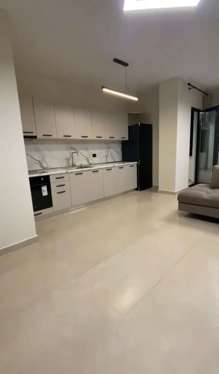 Affittasi super appartamento 2+1 vicino al sovrappasso del centro Kristal