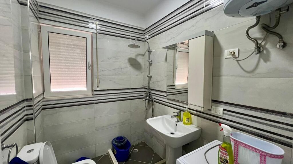 Jepet me Qera: 2+1+2Ballkone 📍Kopshti Botanik (Prane Xhamise) - 58,000 Leke/Muaj - Kati.1 - Sp.110m² || I investuar ne Detaje️