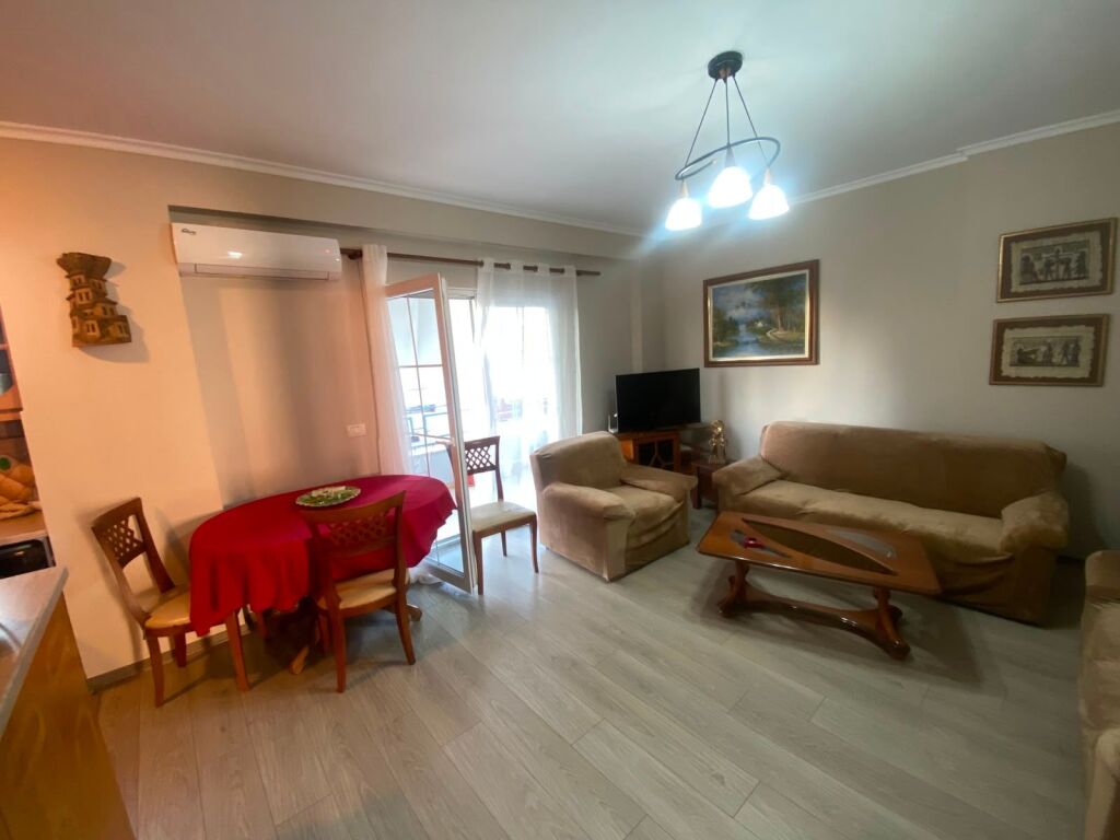 Apartment 2+1 for rent at Barricades Street
