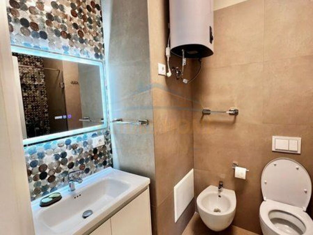 Qera, Apartament 2+1+ Post Parkimi,Tek rezidenca Erli, Porcelan, Tirane