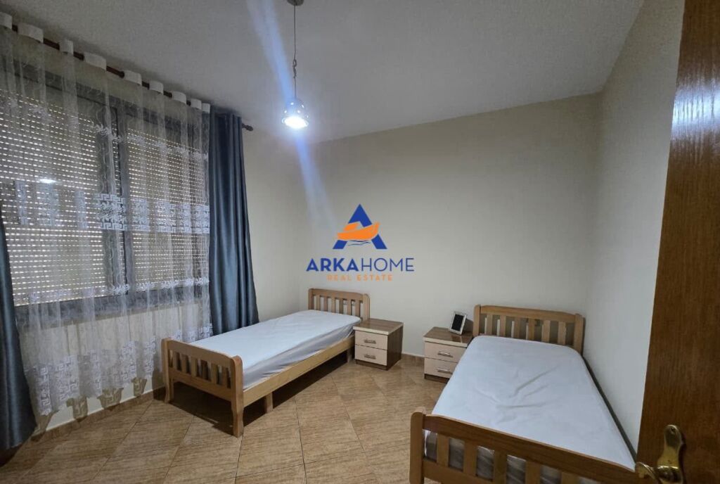 JEPET ME QERA APARTAMENT 2+1+BALLKON "RRUGA E KOSOVARVE" 800 EURO