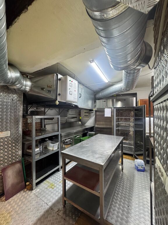 Locale-Ristorante in affitto a Bllok
