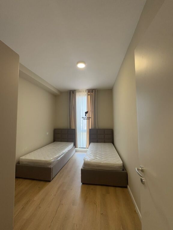 APARTAMENT ME QERA 2+1 BULEVARDI RI 70.000 LEKE FH-85637