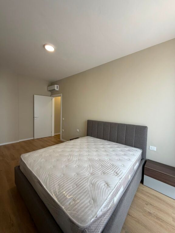 Rent | Apartament 2 + 1 | Bulevardi I Ri | 700 €/month