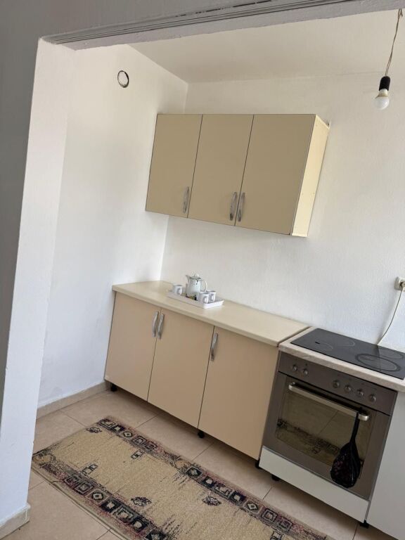 Jepet Me Qera Apartament 1+1+1 Ballkon