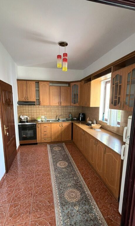 Jepet Me Qera Apartament 2+1+1 Ballkon