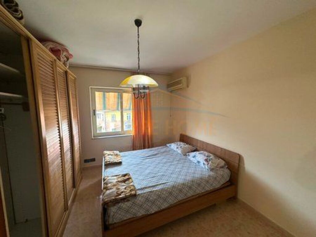 Affitto, Appartamento 1+1, Via Fortuzi, Tirana