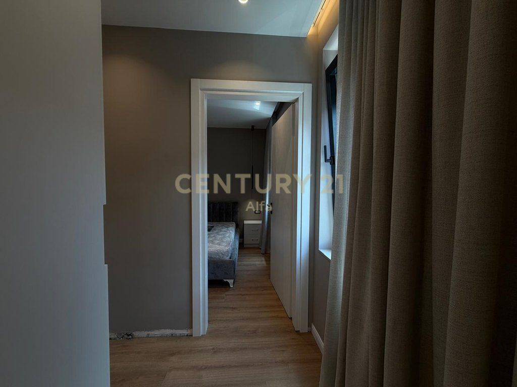Apartament 1+1+🅿️arkim📍Kompleksin Xheluks,Rruga e Elbasanit! 600 € /Muaj