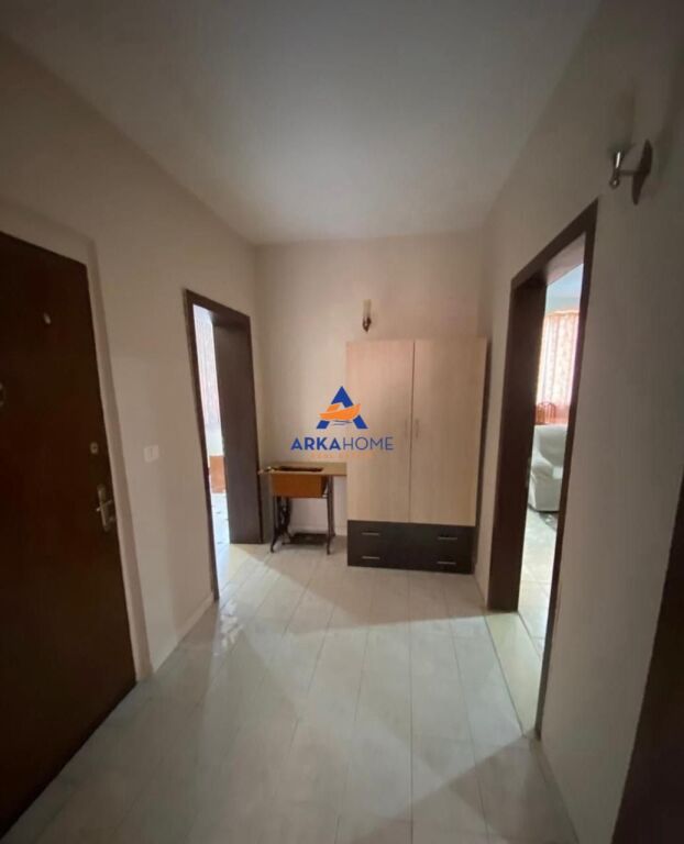 JEPET APARTAMENT ME QERA 2+1 "PRANE AMBASADES AMERIKANE" 68000 LEKE