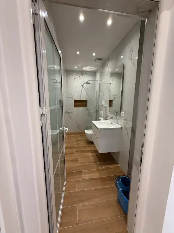 Shitet apartament 2+1 tek shkolla 4 Deshmoret, rruga Sulë Bega