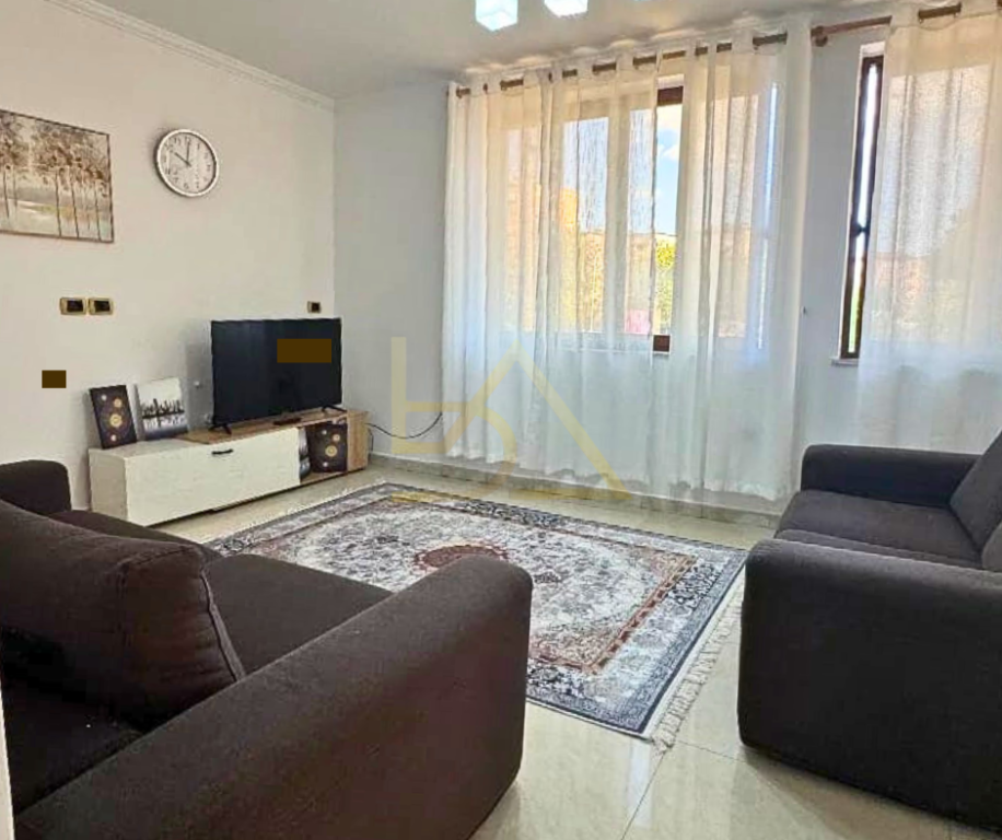 Apartament 1+1 me Qira – Brryli, Pranë Bar Glow, Tiranë