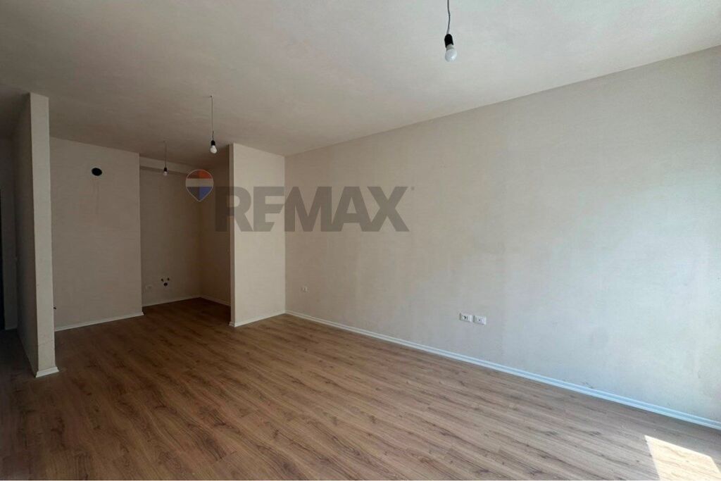 Apartament 3+1+2 ne shitje, Komuna e Parisit
