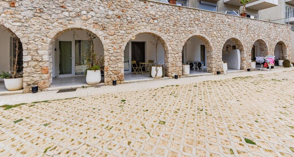 🌊 STUDIO FOR SALE | DHËRMI 🏡