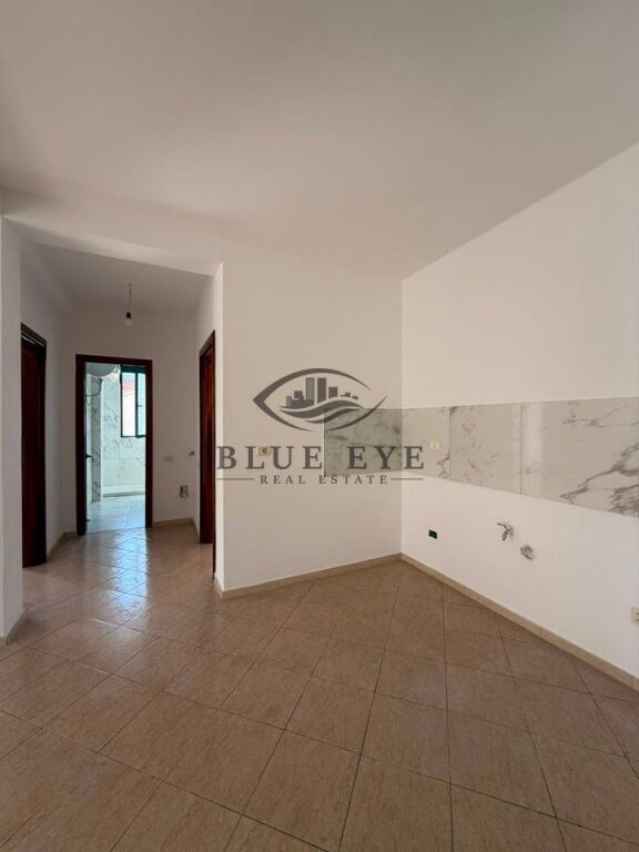 Apartament 2+1 per Shitje  2 Poste Parkimi në Plazh Teuta, Durrës!