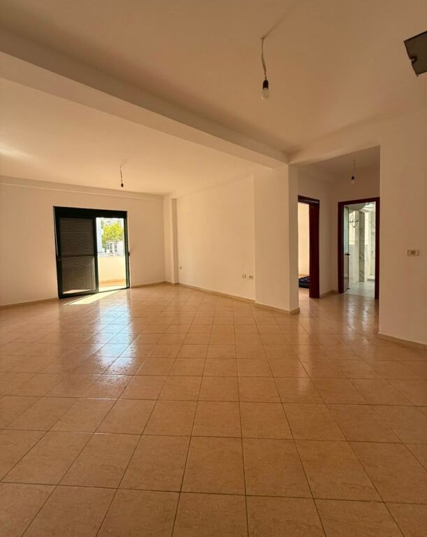 🏡 Shitet Apartament 2+1 , me 2 Poste parkimi, Plazh Teuta Durrës!