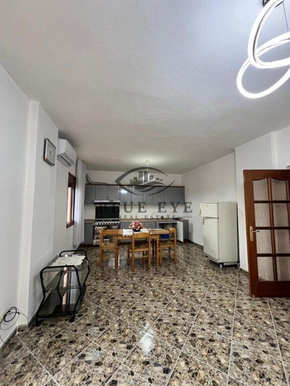 3+1 Apartment For Rent in the fruit and vegetable market, Durres!