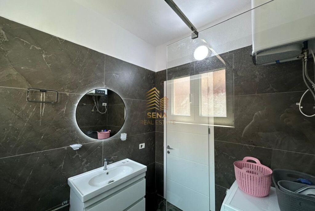 Qira, Hyrje Private, 3+1+Blk+Post Parkimi, Ish Sheshi Shqiponja, 75.000 Leke/muaj