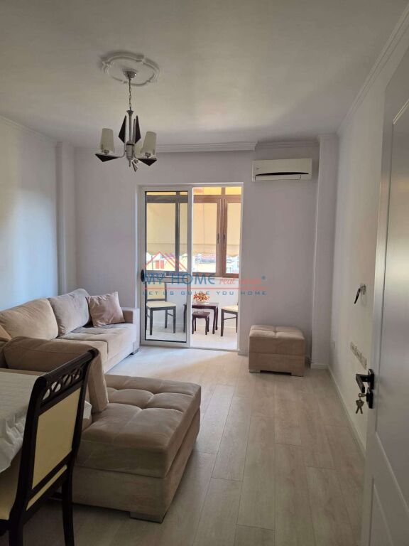 Apartament 2+1 me qera tek Rruga e Kavajes ne Tirane